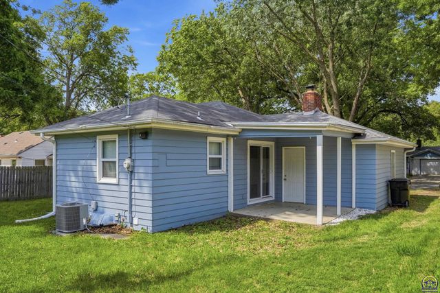 1030 SW Parkview ST, Topeka, KS 66604