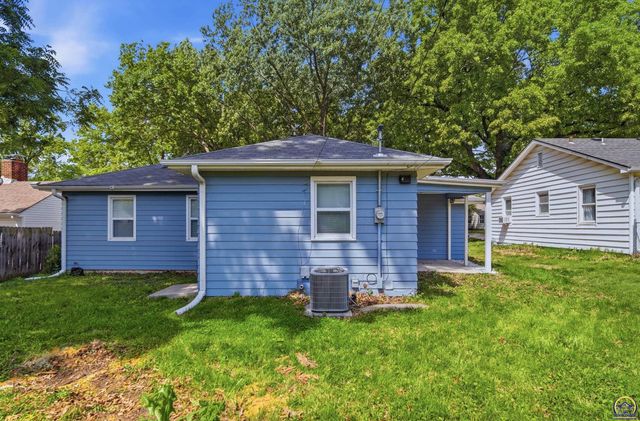 1030 SW Parkview ST, Topeka, KS 66604
