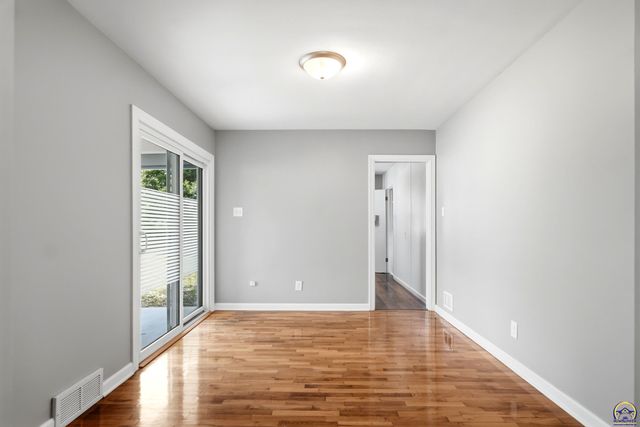 1030 SW Parkview ST, Topeka, KS 66604