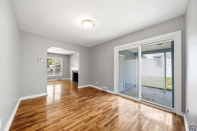 1030 SW Parkview ST, Topeka, KS 66604