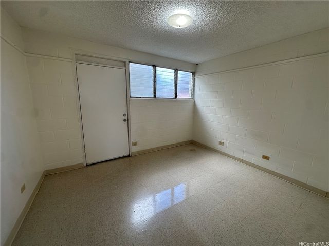 1419 Ernest Street 105, Honolulu, HI 96822