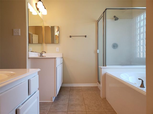 2203 Winchester Lake, Rosenberg, TX 77471