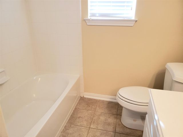 2203 Winchester Lake, Rosenberg, TX 77471