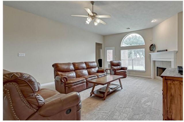 2203 Winchester Lake, Rosenberg, TX 77471