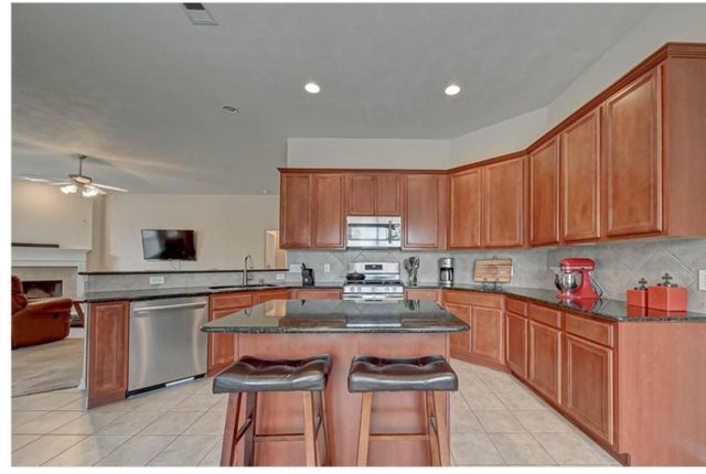 2203 Winchester Lake, Rosenberg, TX 77471