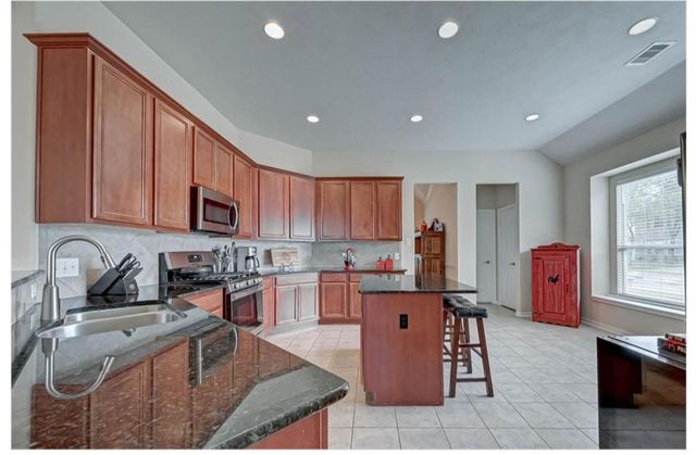 2203 Winchester Lake, Rosenberg, TX 77471