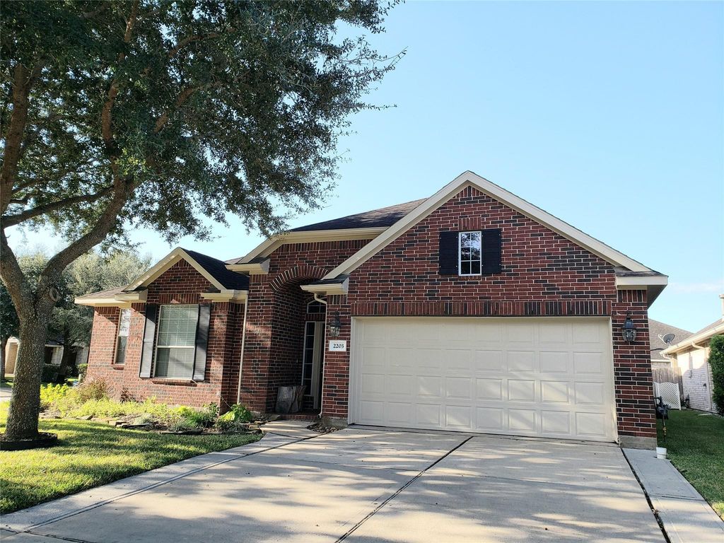 2203 Winchester Lake, Rosenberg, TX 77471