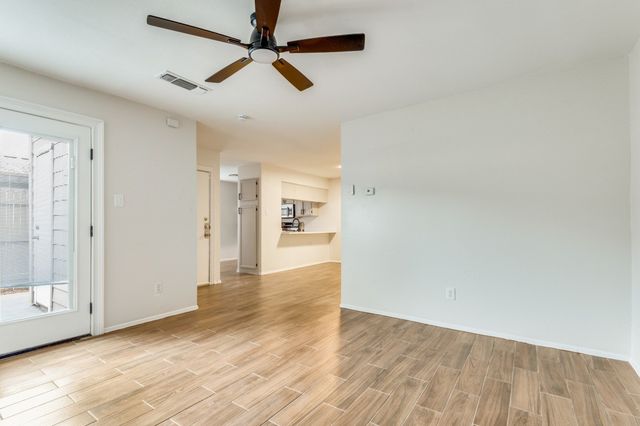 2321 Torrington Drive D, Arlington, TX 76012