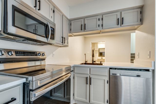 2321 Torrington Drive D, Arlington, TX 76012