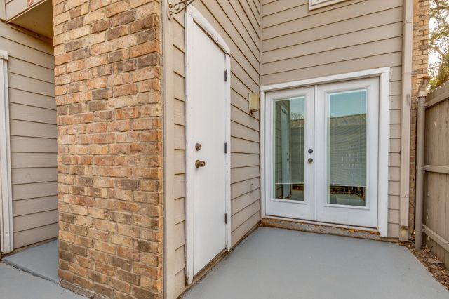 2321 Torrington Drive D, Arlington, TX 76012