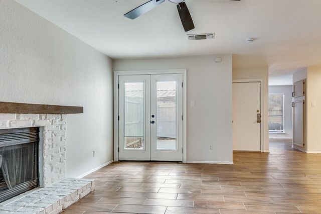 2321 Torrington Drive D, Arlington, TX 76012