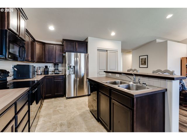 87792 LARK St, Veneta, OR 97487