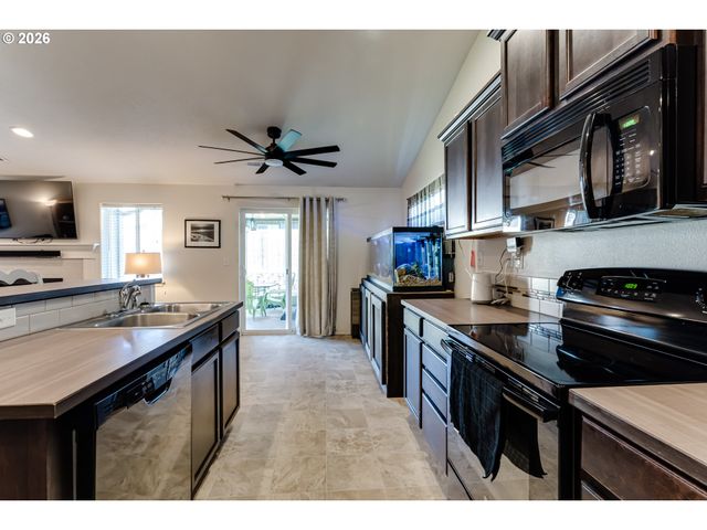 87792 LARK St, Veneta, OR 97487