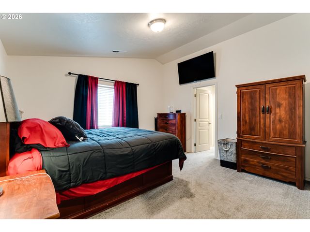 87792 LARK St, Veneta, OR 97487