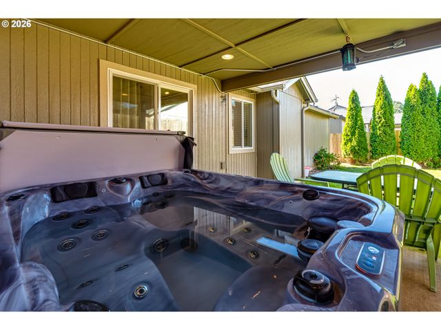 87792 LARK St, Veneta, OR 97487