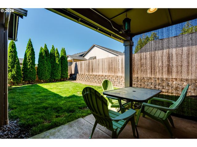 87792 LARK St, Veneta, OR 97487