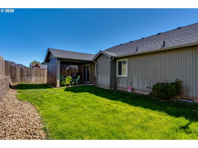 87792 LARK St, Veneta, OR 97487