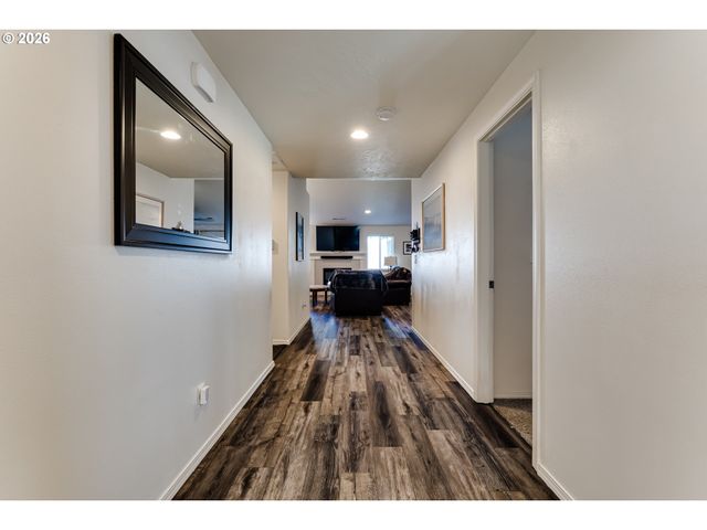87792 LARK St, Veneta, OR 97487
