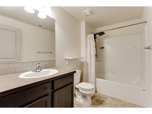 87792 LARK St, Veneta, OR 97487