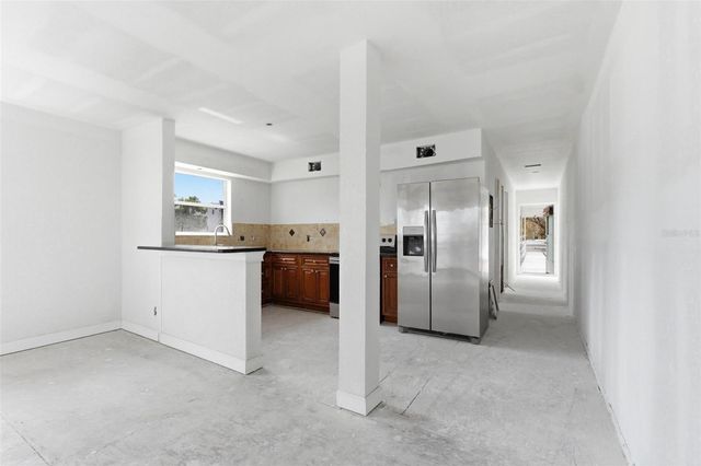 11045 3RD STREET E 6, Treasure Island, FL 33706