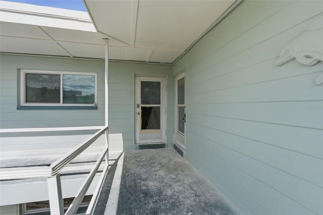 11045 3RD STREET E 6, Treasure Island, FL 33706