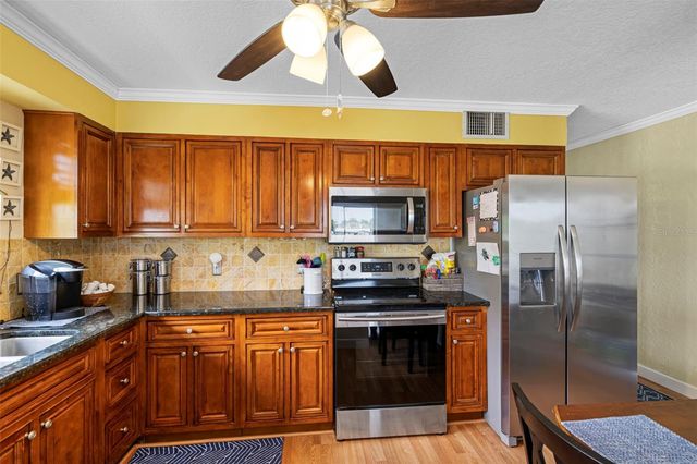 11045 3RD STREET E 6, Treasure Island, FL 33706