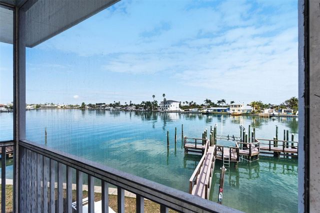 11045 3RD STREET E 6, Treasure Island, FL 33706