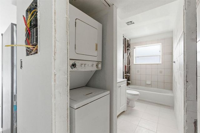 11045 3RD STREET E 6, Treasure Island, FL 33706