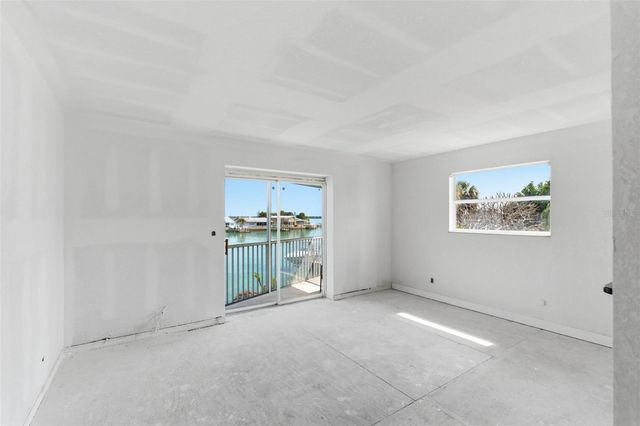 11045 3RD STREET E 6, Treasure Island, FL 33706