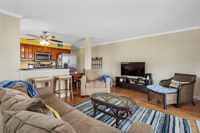 11045 3RD STREET E 6, Treasure Island, FL 33706