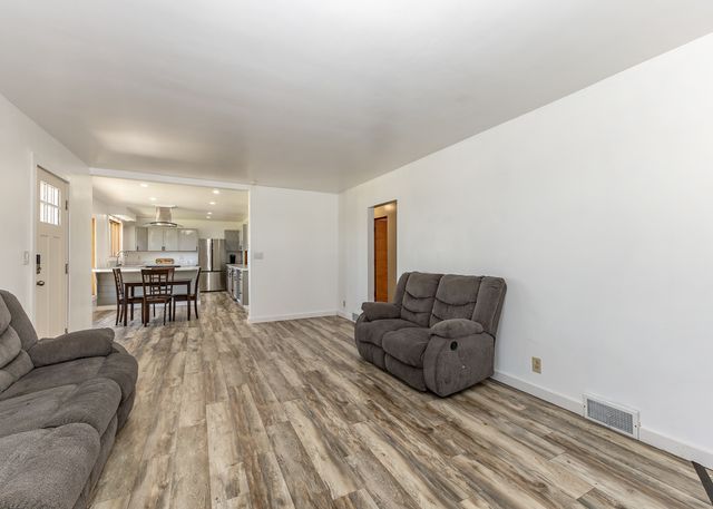 19775 E 1500th Street, Geneseo, IL 61254