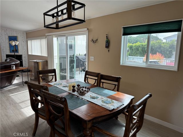 1142 10th, Manhattan Beach, CA 90266