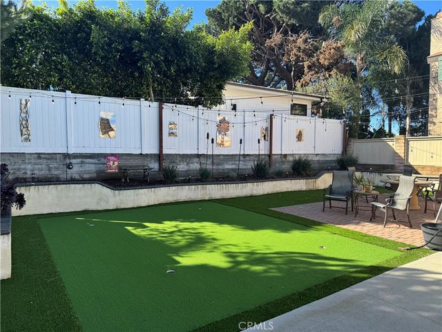 1142 10th, Manhattan Beach, CA 90266