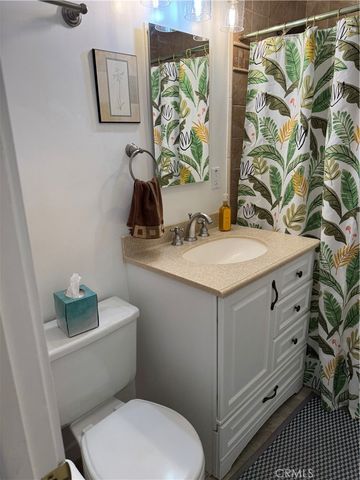 1142 10th, Manhattan Beach, CA 90266