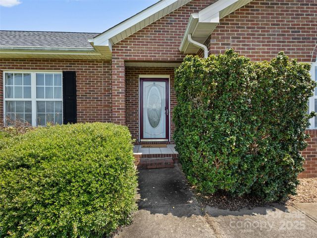3906 Brickfield Street, Hickory, NC 28602