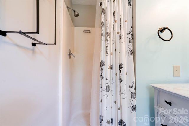 111 Harbor Point Drive, Cherryville, NC 28021