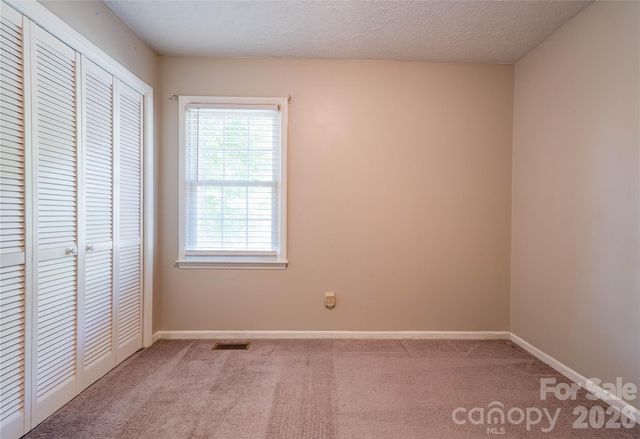 111 Harbor Point Drive, Cherryville, NC 28021