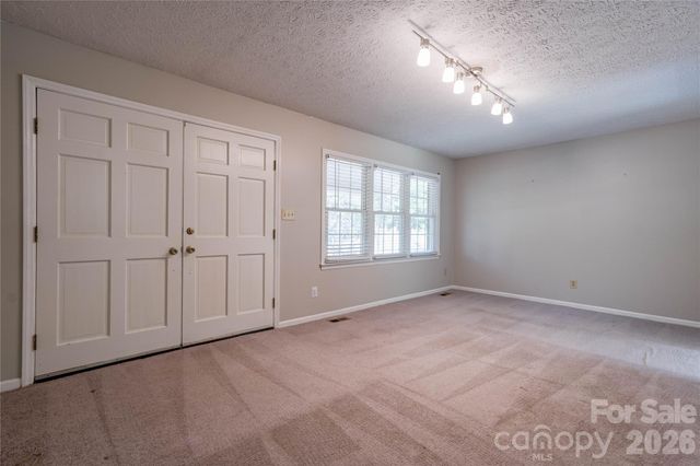 111 Harbor Point Drive, Cherryville, NC 28021