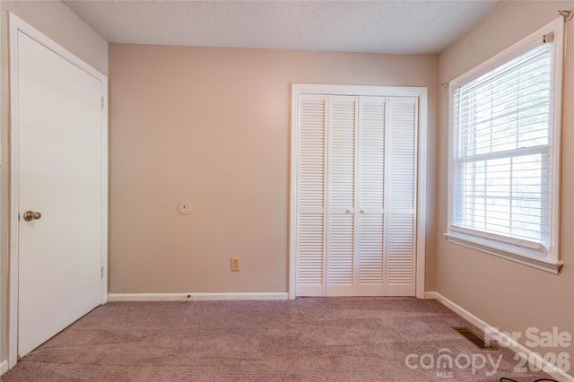 111 Harbor Point Drive, Cherryville, NC 28021