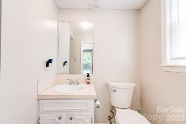 111 Harbor Point Drive, Cherryville, NC 28021