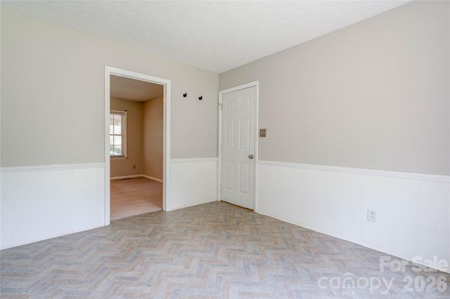 111 Harbor Point Drive, Cherryville, NC 28021