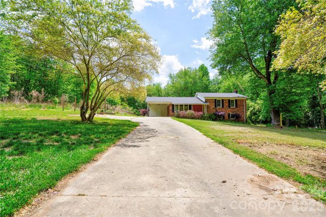 111 Harbor Point Drive, Cherryville, NC 28021