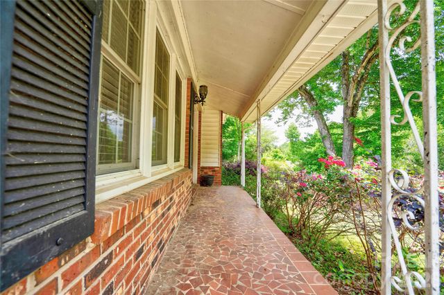 111 Harbor Point Drive, Cherryville, NC 28021