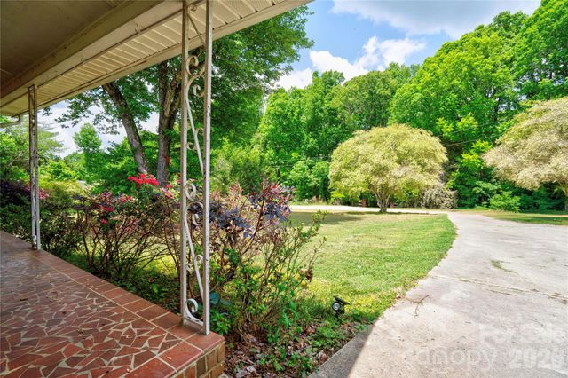 111 Harbor Point Drive, Cherryville, NC 28021
