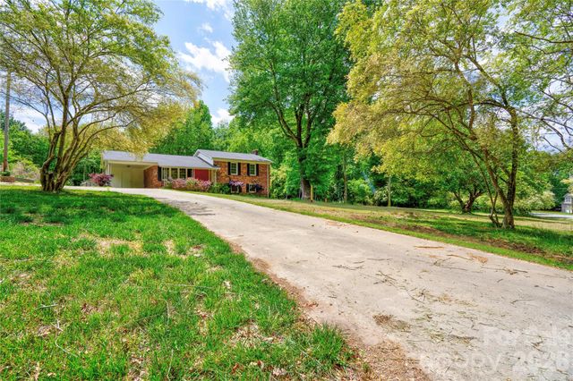 111 Harbor Point Drive, Cherryville, NC 28021