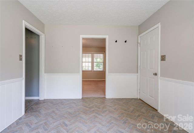 111 Harbor Point Drive, Cherryville, NC 28021