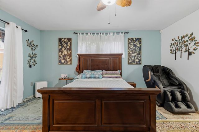 412 Burning Tree Drive, Huntsville, TX 77340