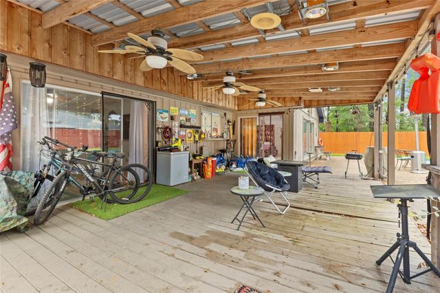 412 Burning Tree Drive, Huntsville, TX 77340