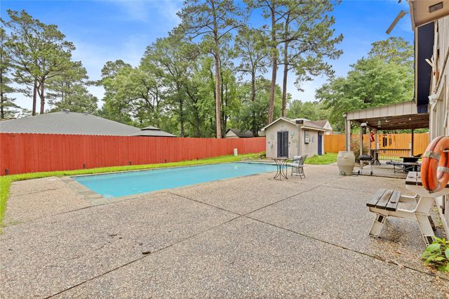 412 Burning Tree Drive, Huntsville, TX 77340