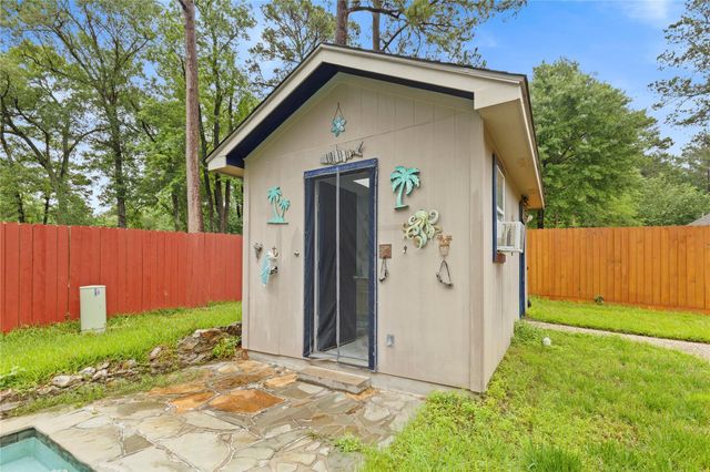 412 Burning Tree Drive, Huntsville, TX 77340
